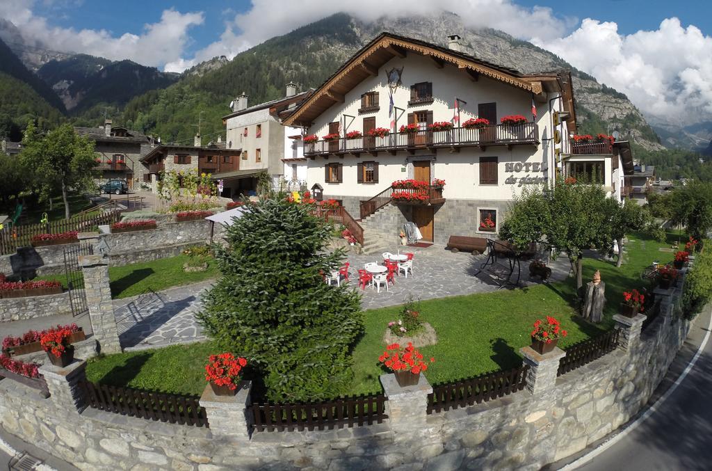 Hotel Des Glaciers Courmayeur Exterior photo