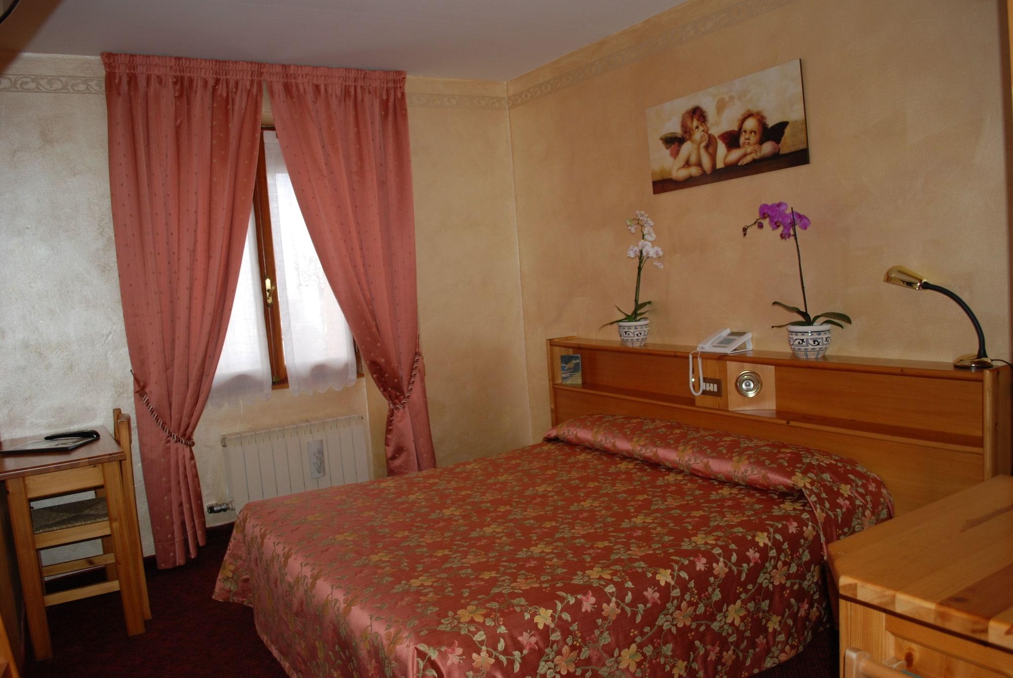 Hotel Des Glaciers Courmayeur Exterior photo