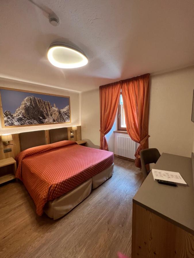 Hotel Des Glaciers Courmayeur Exterior photo