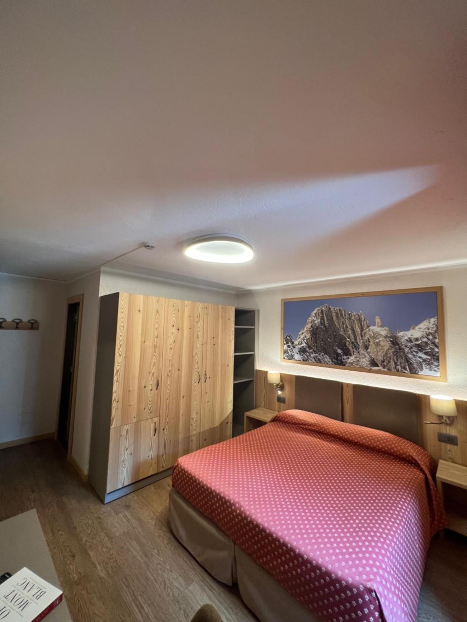 Hotel Des Glaciers Courmayeur Exterior photo