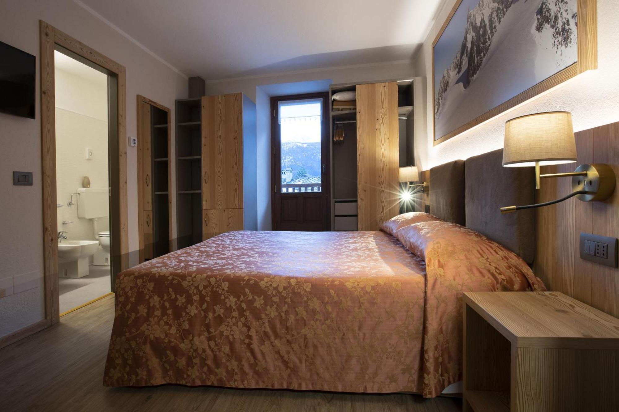 Hotel Des Glaciers Courmayeur Exterior photo