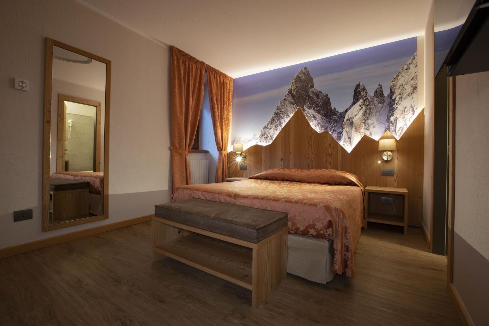 Hotel Des Glaciers Courmayeur Exterior photo